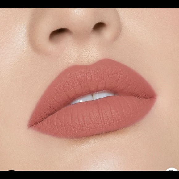 Twenty lip kit from Kylie - Picture 2 of 2